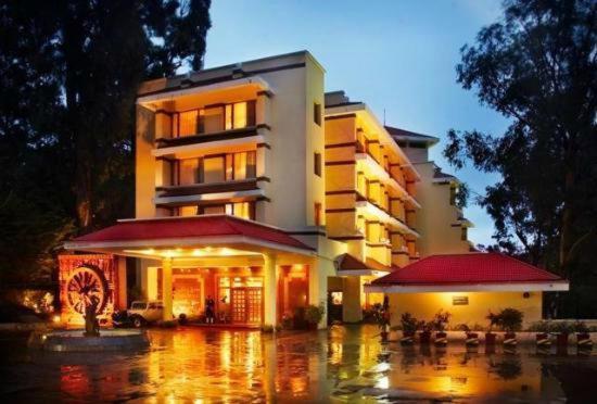 Gem Park Ooty Ξενοδοχείο Εξωτερικό φωτογραφία